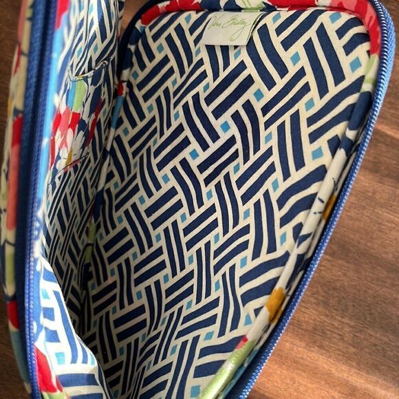 Vera Bradley Summer Cottage (Summer 2012) E- Reader Sleeve w/ Interior ID Slot - Picture 5 of 9